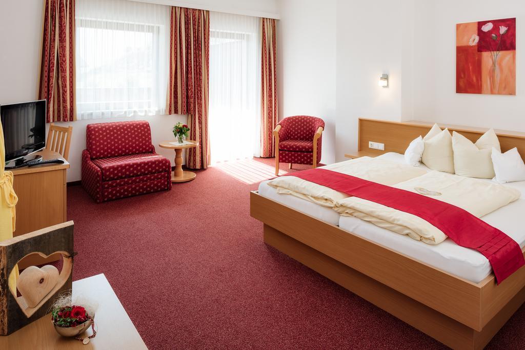Double Room with Private Balcony,173230485:JPEG