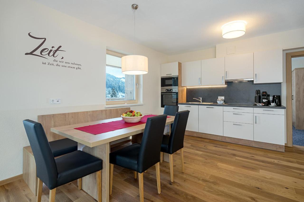 Apartment with Lake View,721489516:JPEG